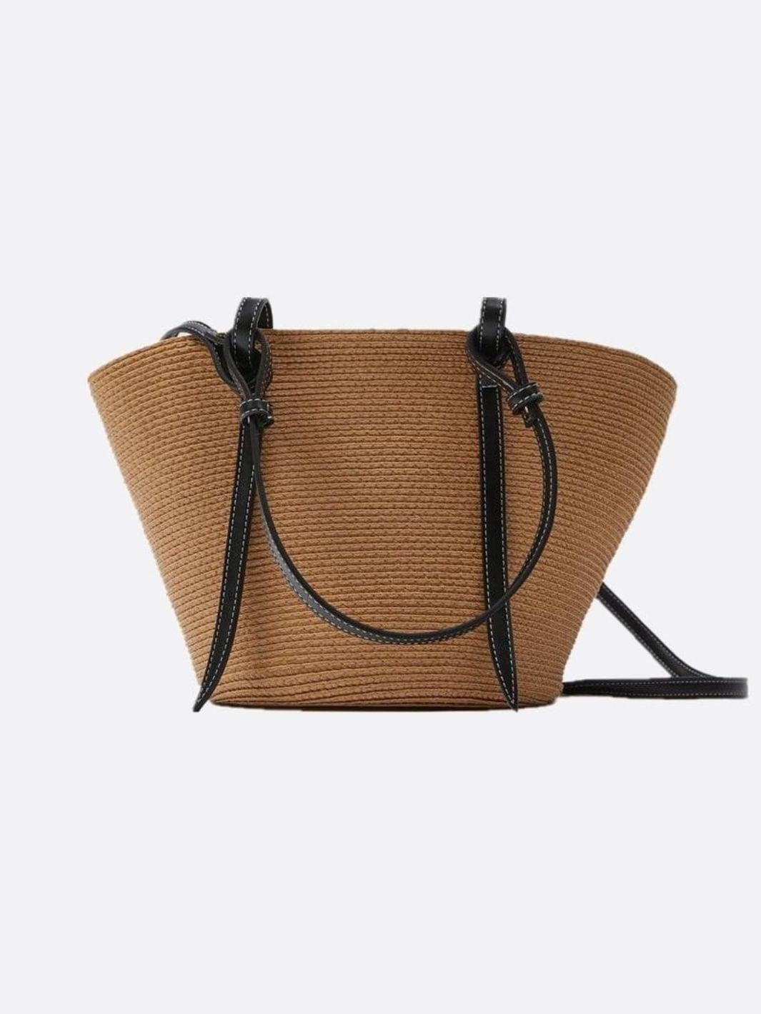Straw bag with leather handle