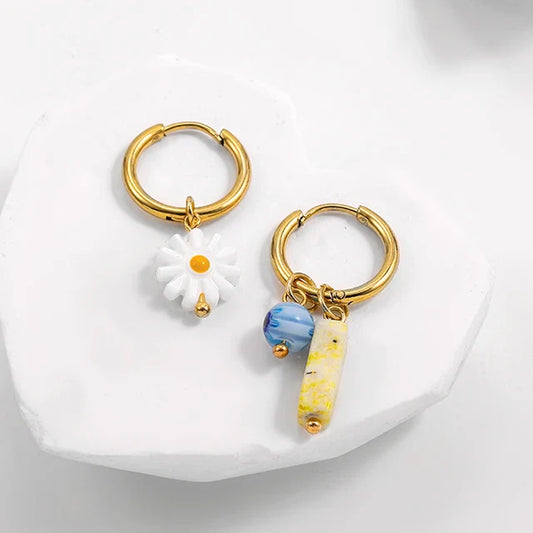 Blanche | Boucles d'oreilles colorées complexes