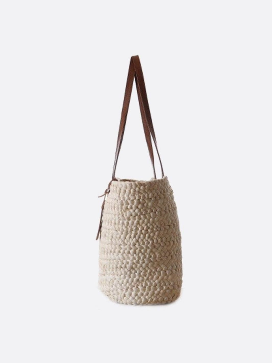 White wicker shopping bag