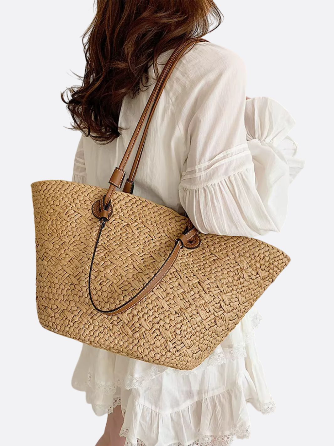 Straw and leather tote bag