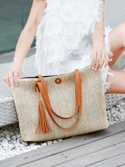Straw tote bag with pompom