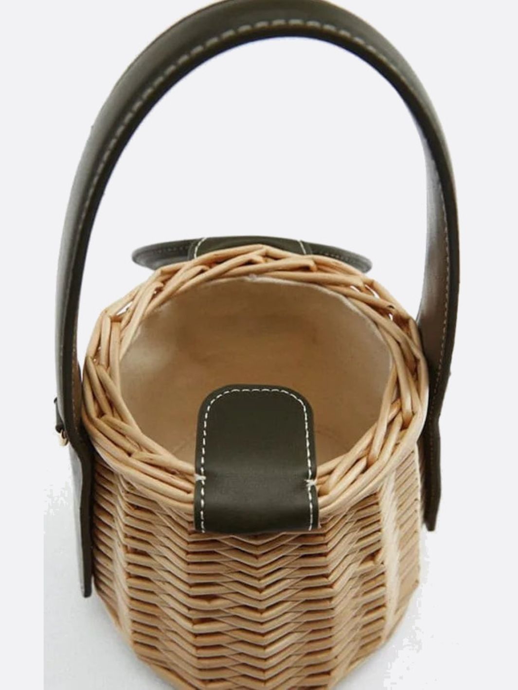 Round rattan bag